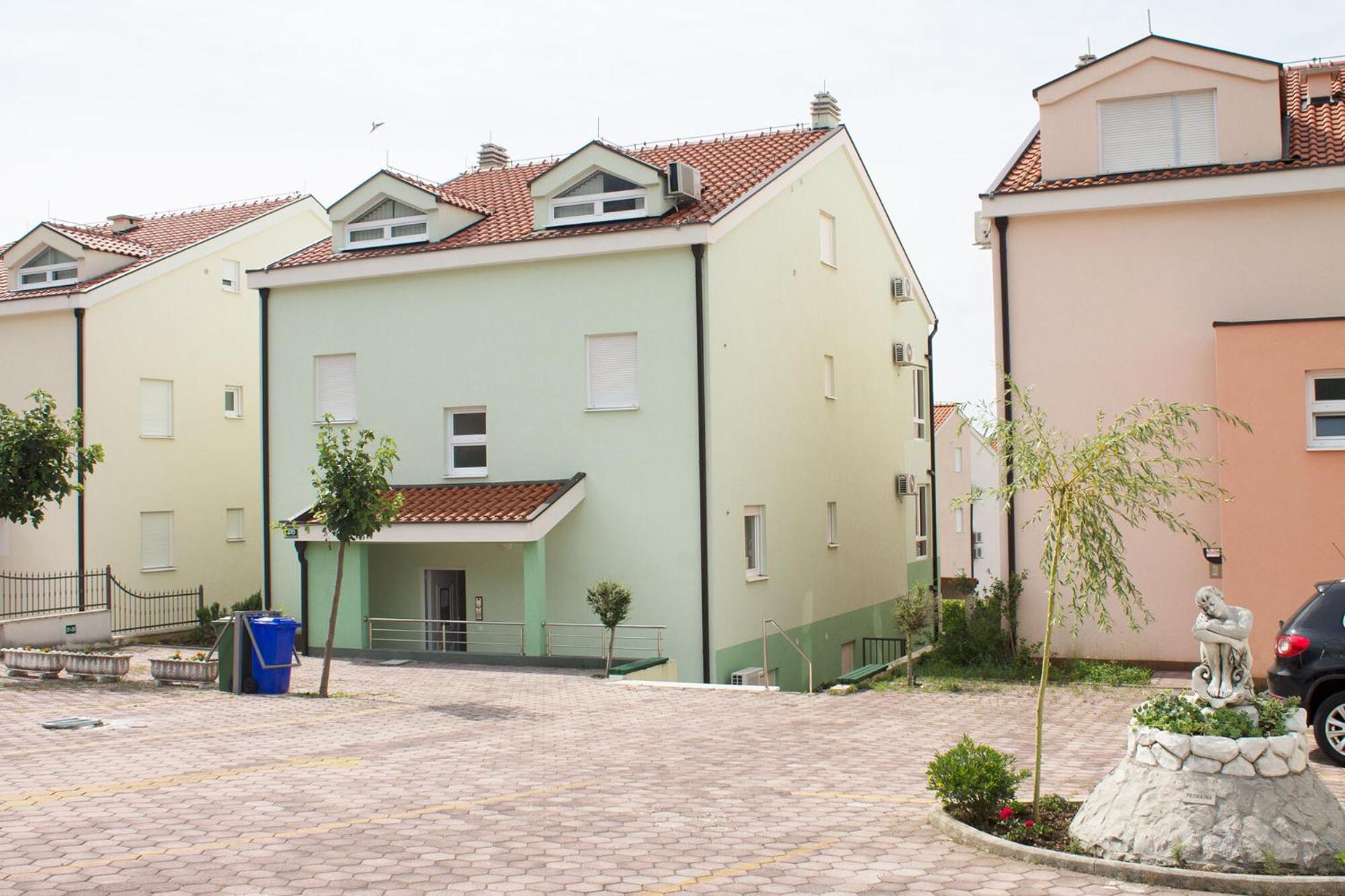 Apartment Paula Promajna Exteriör bild