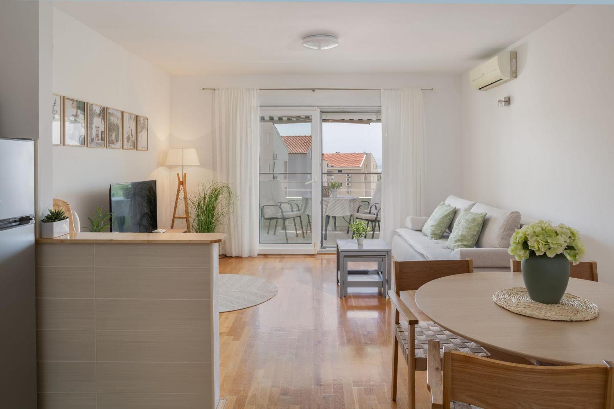 Apartment Paula Promajna Exteriör bild