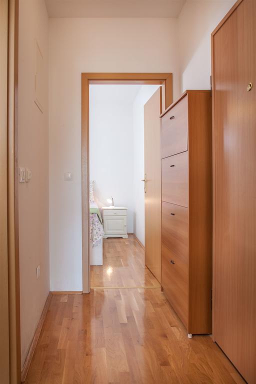 Apartment Paula Promajna Exteriör bild